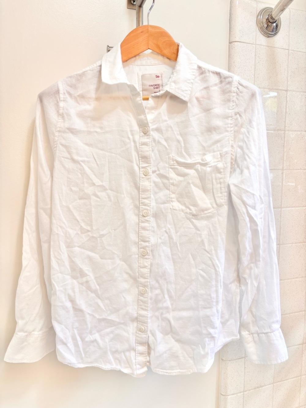 SO Womens Favorite Shirt Flannel Size Large White Preppy Neutral Timeless Soft